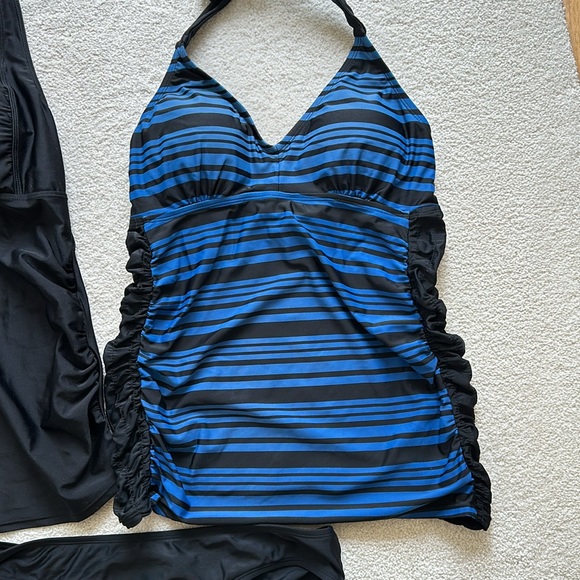 Maternity Beach Bump brand Tankinis - Picture 3 of 9